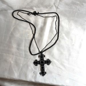 Cross w/ beads necklace 🖤